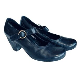 Mephisto Black Mary Jane Heels Adjustable Strap Leather size 9 Comfort Round Toe